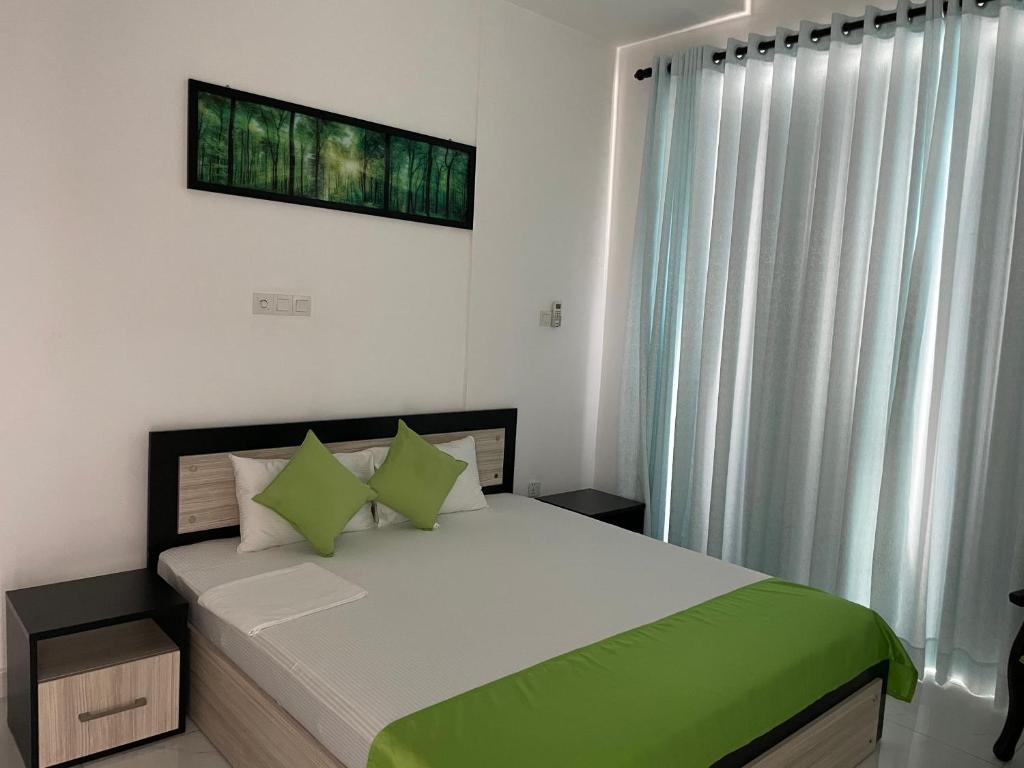 Lovely Sea View Apartment Image 3
