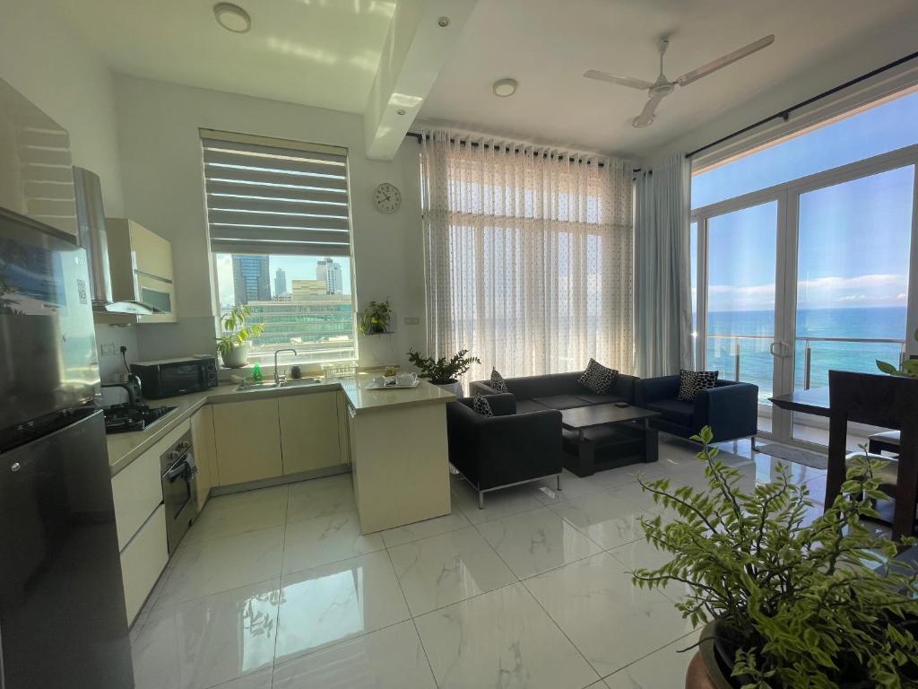 Spectacular Sea View 3 Bedrooms Apartment - 13