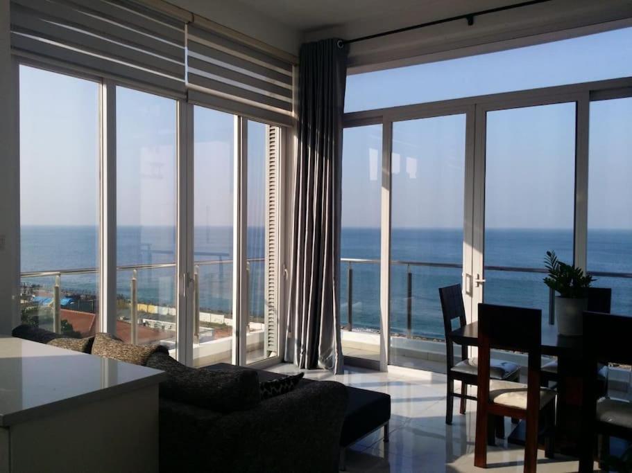 Spectacular Sea View 3 Bedrooms Apartment - Image 3